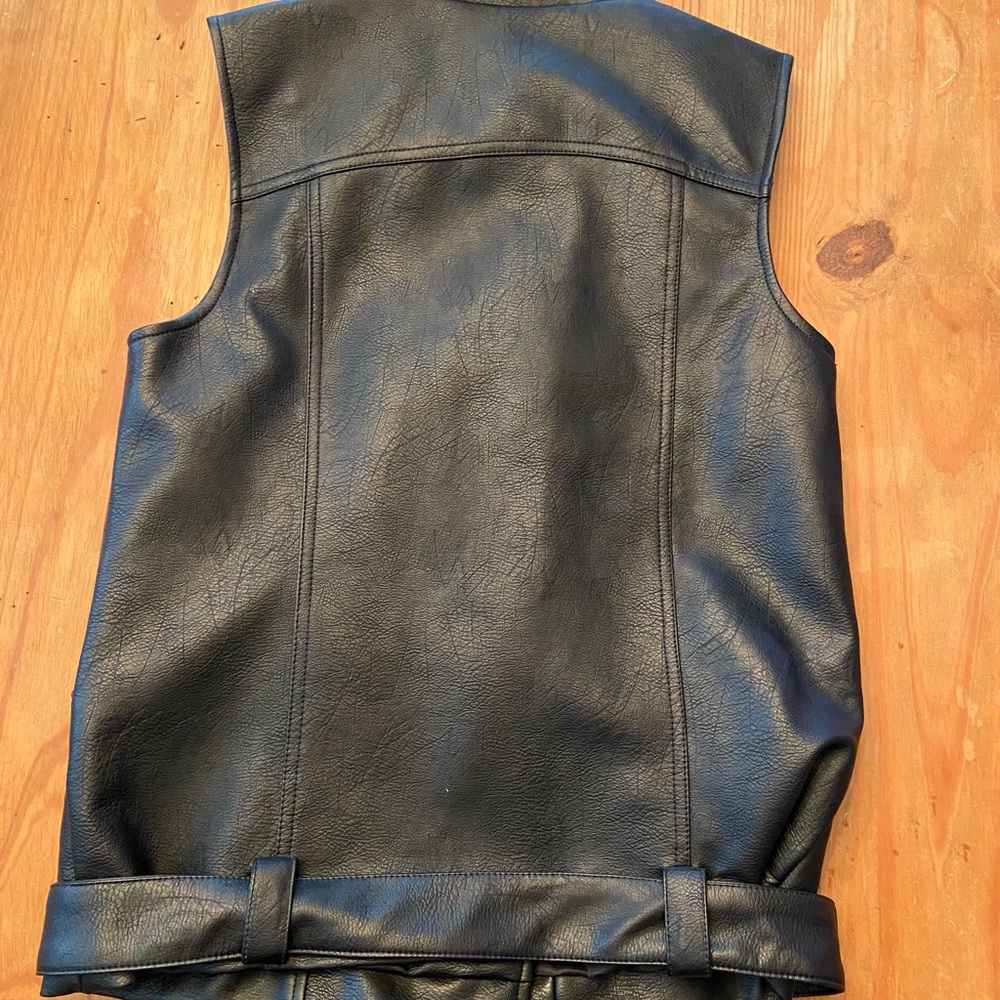 Faux leather vest - Picture 10 of 15